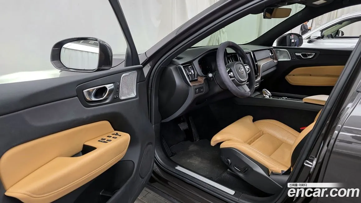 Volvo XC60 2022 из KR, фото 9