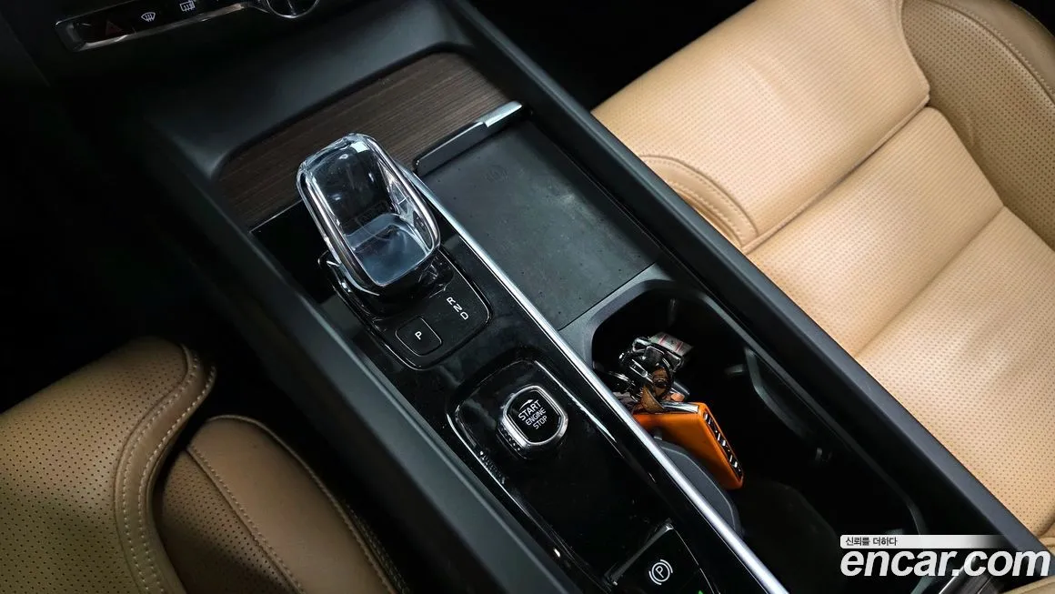 Volvo XC60 2022 из KR, фото 4