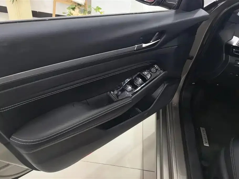Nissan Teana 2023 из CN, фото 3
