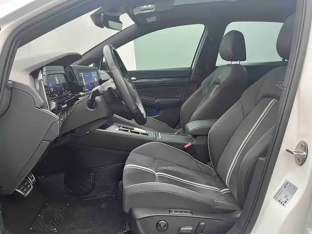 Volkswagen Golf 2022 из CN, фото 7