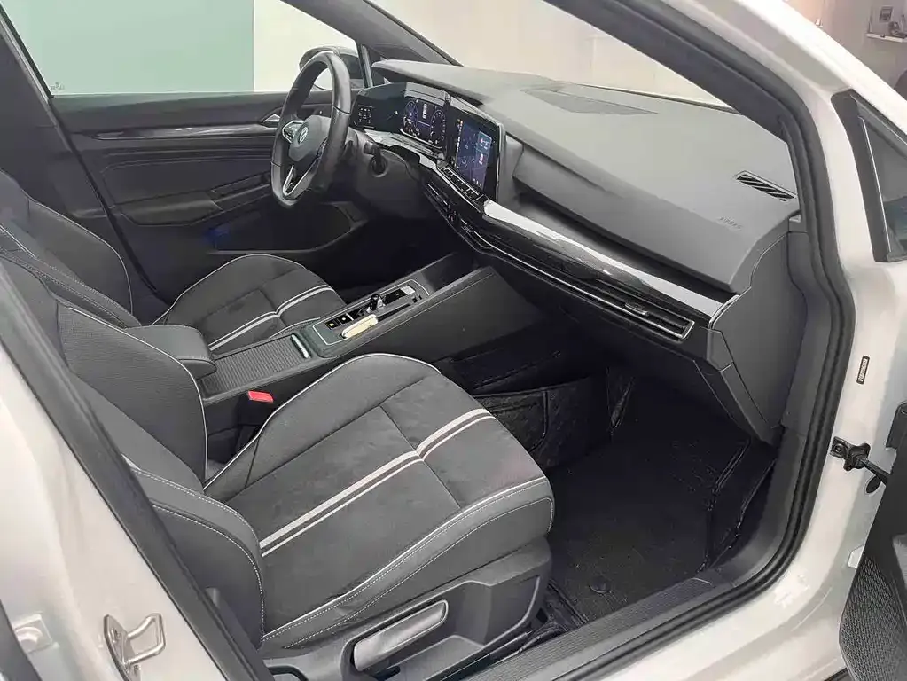 Volkswagen Golf 2022 из CN, фото 10