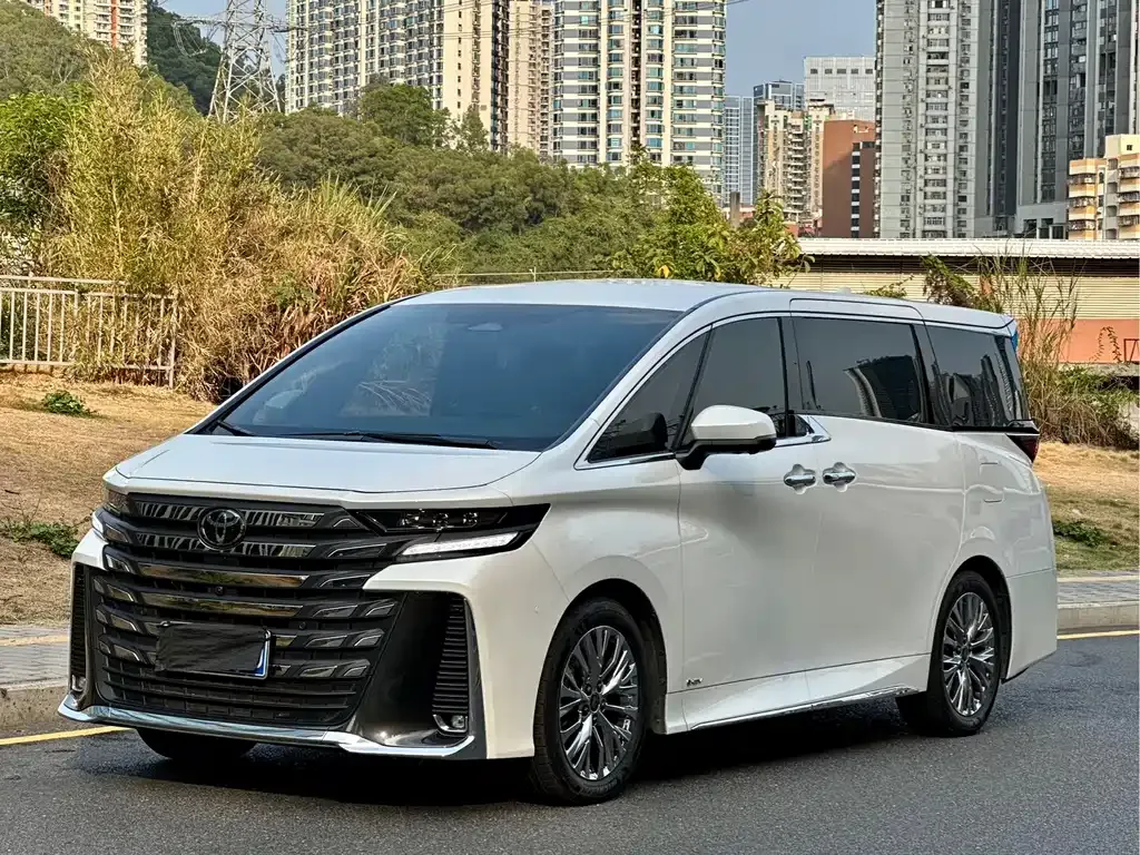 Toyota Vellfire 2024 из CN, фото 1