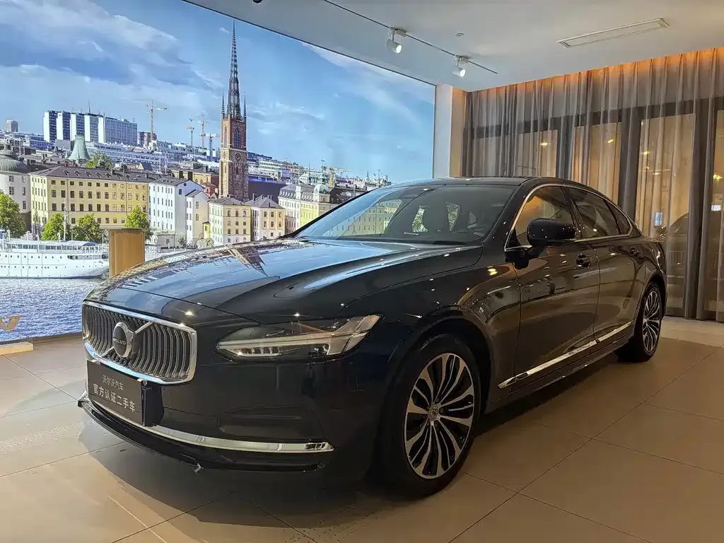 Volvo S90 — фото 1