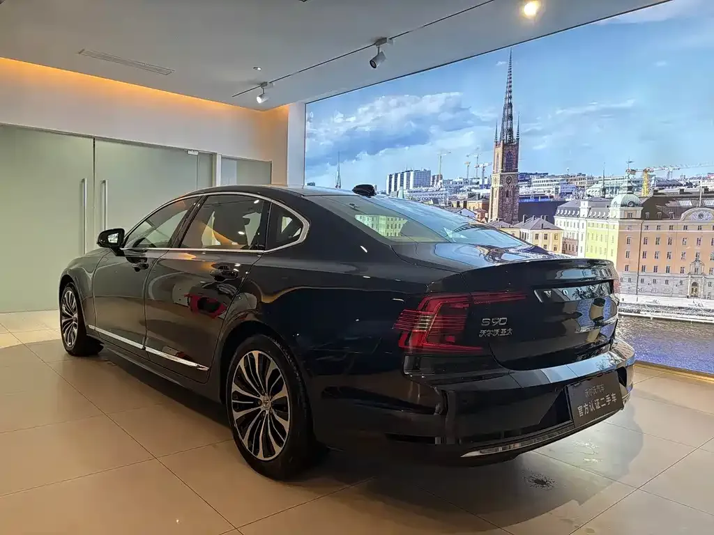 Volvo S90 — фото 7
