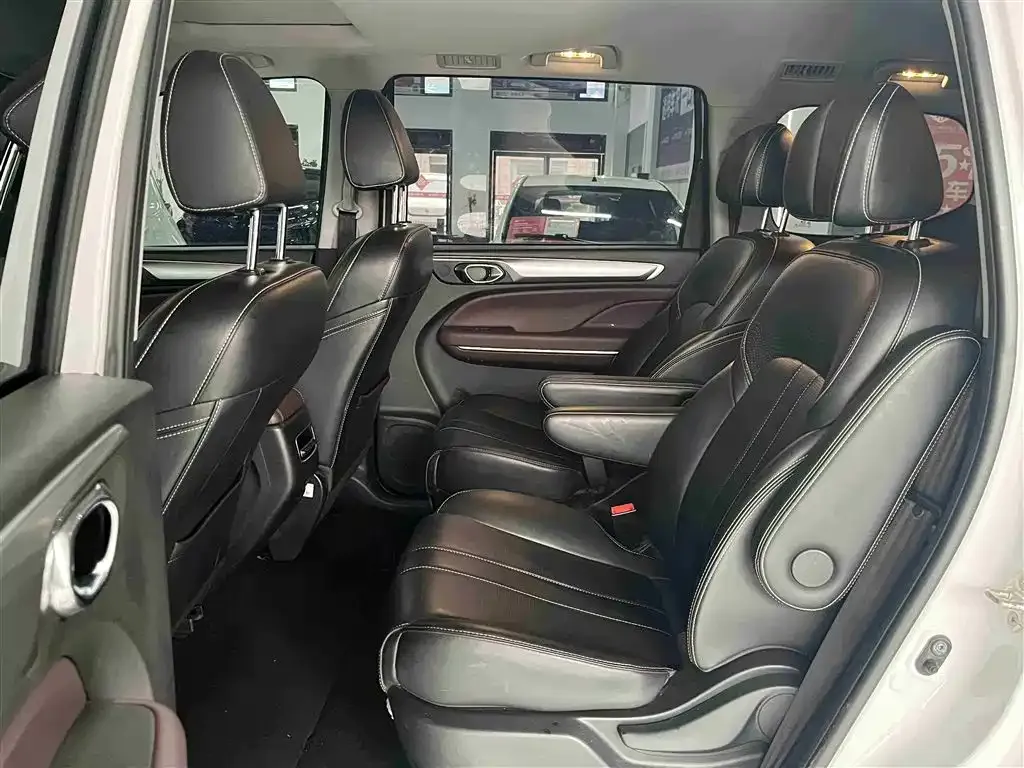 GAC Motor Trumpchi M6 — фото 4
