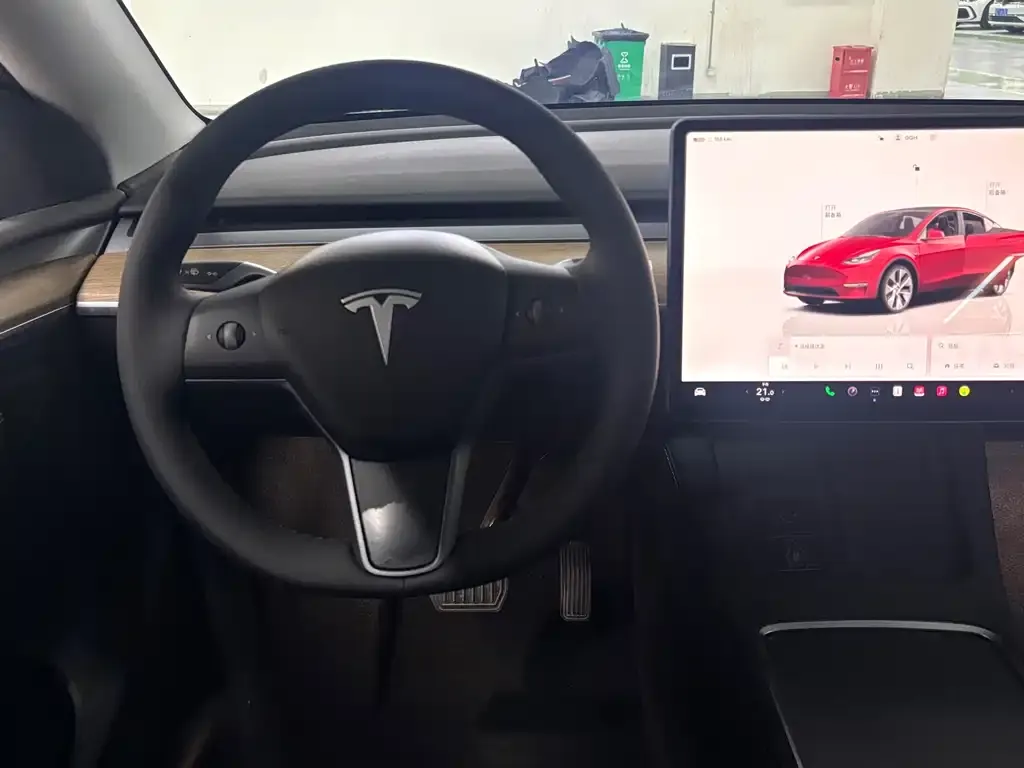 Tesla Model Y — фото 4