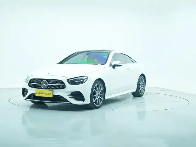 Mercedes-Benz E-Class — фото 1