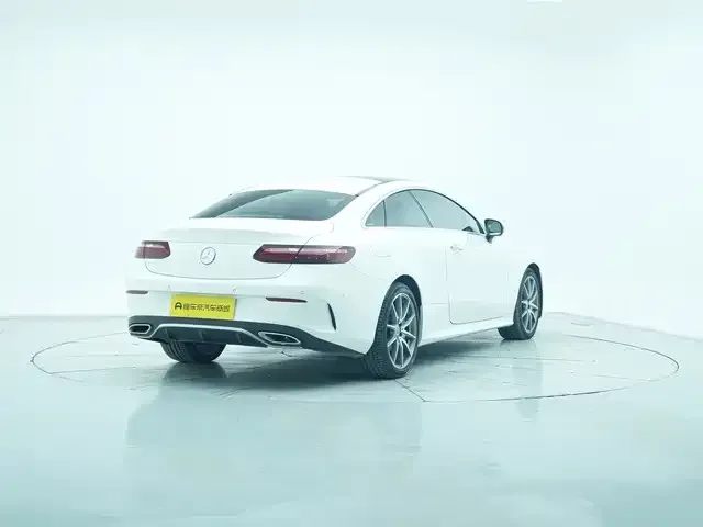 Mercedes-Benz E-Class — фото 10