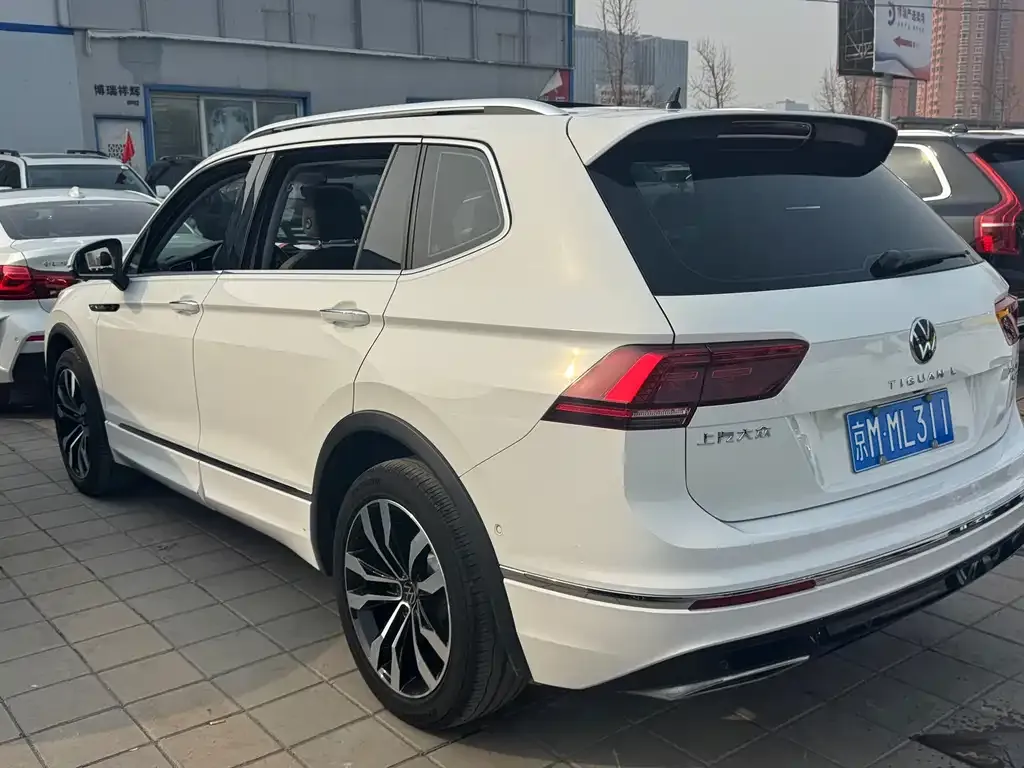 Volkswagen Tiguan L — фото 4