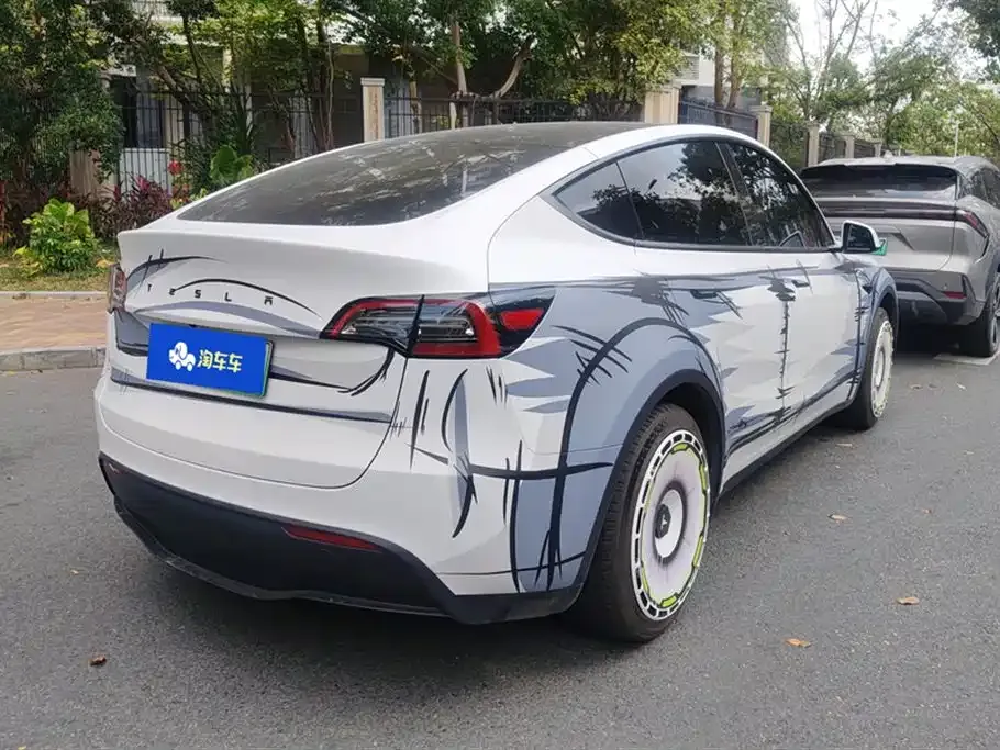 Tesla Model Y — фото 7