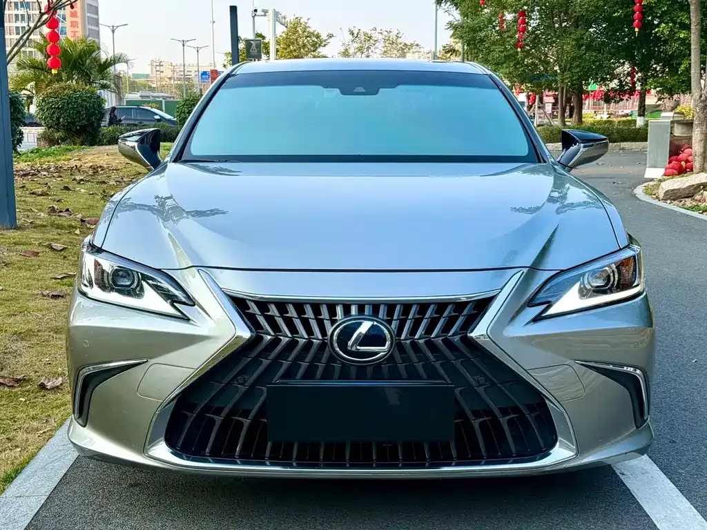 Lexus ES — фото 4