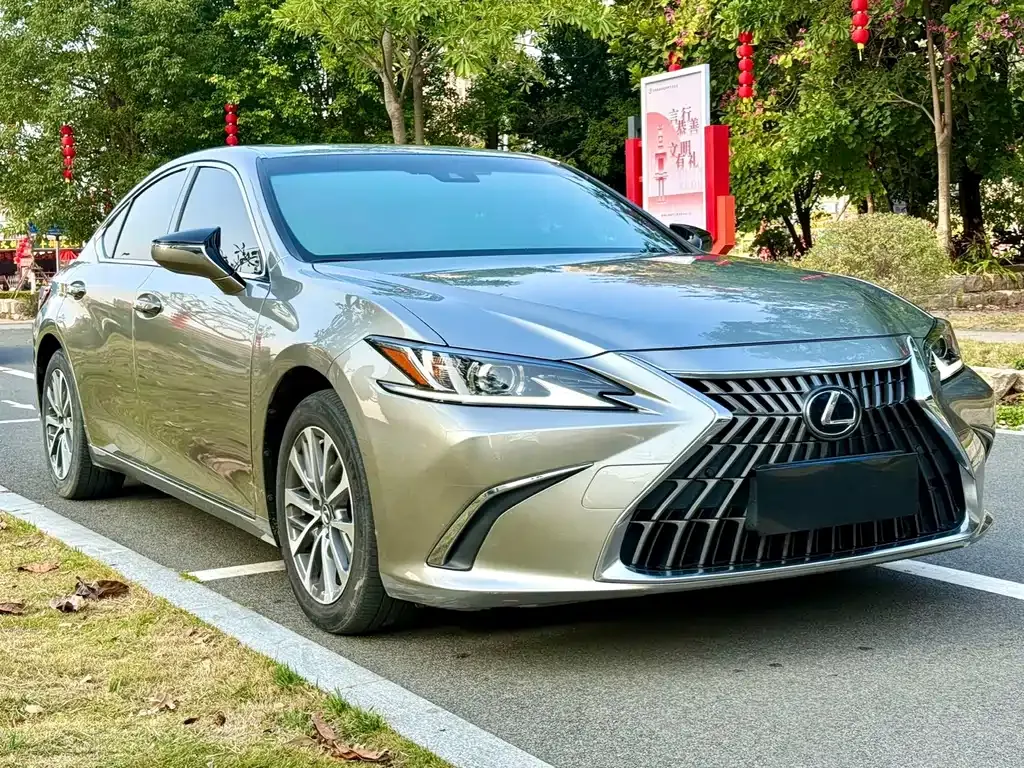 Lexus ES — фото 7