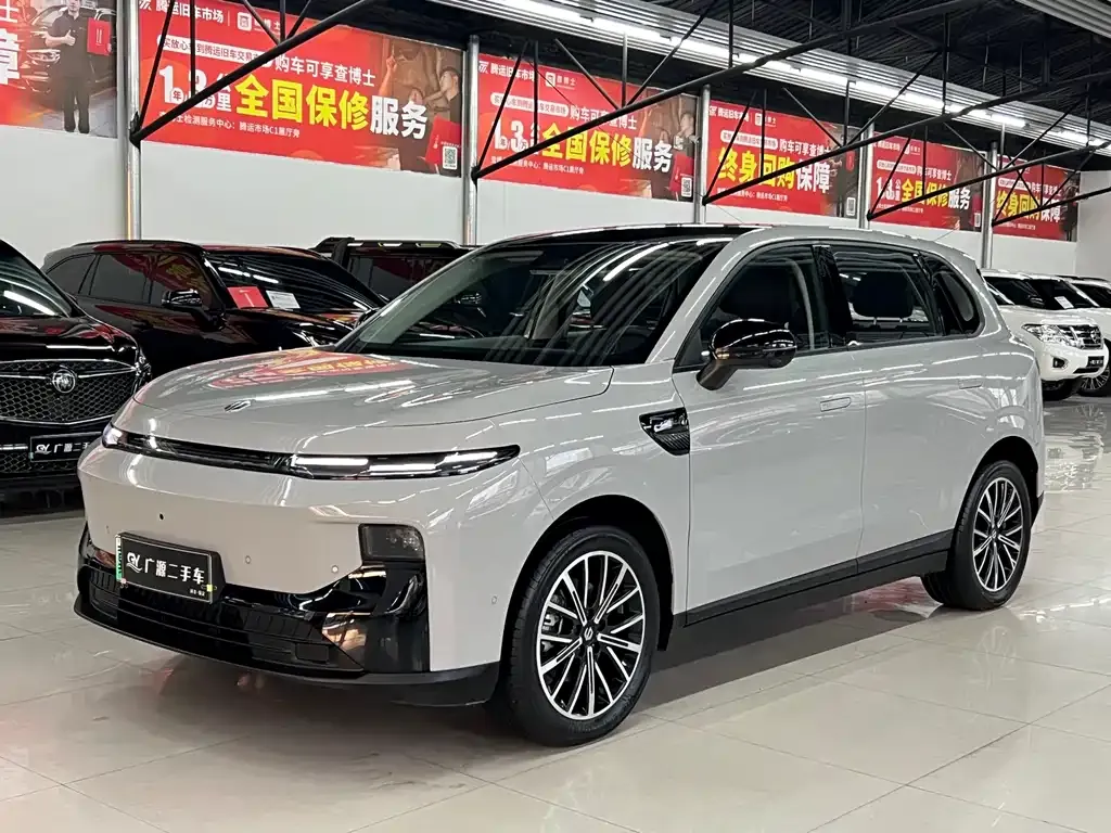 Leapmotor B10