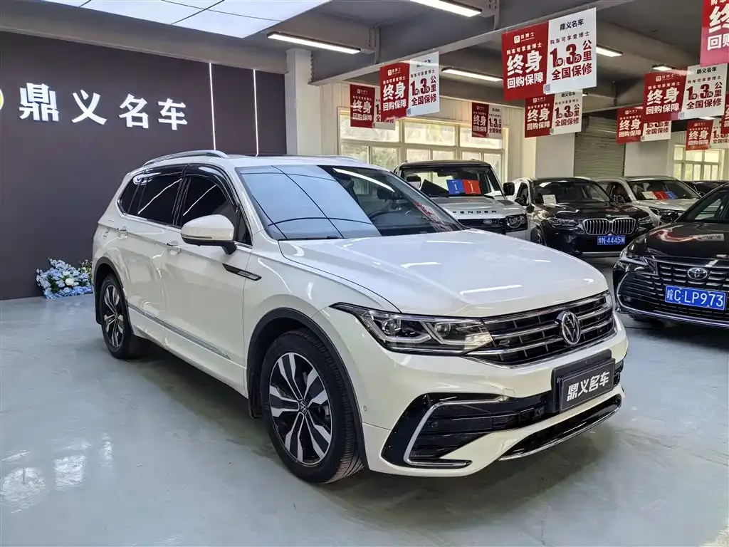 Volkswagen Tiguan L — фото 7