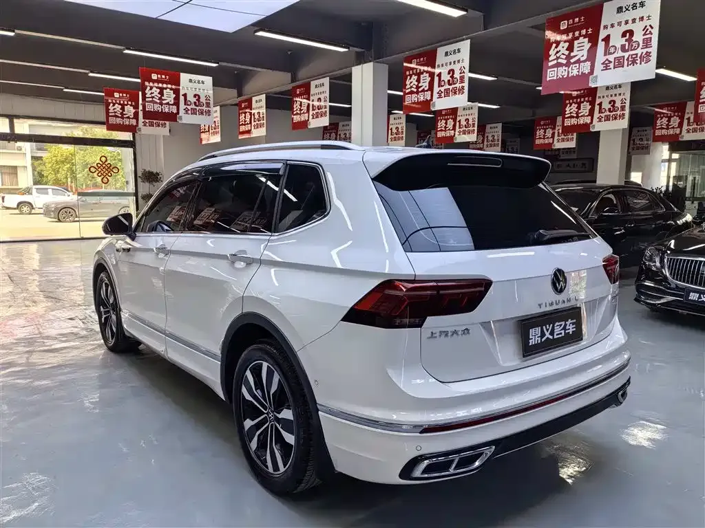 Volkswagen Tiguan L — фото 2