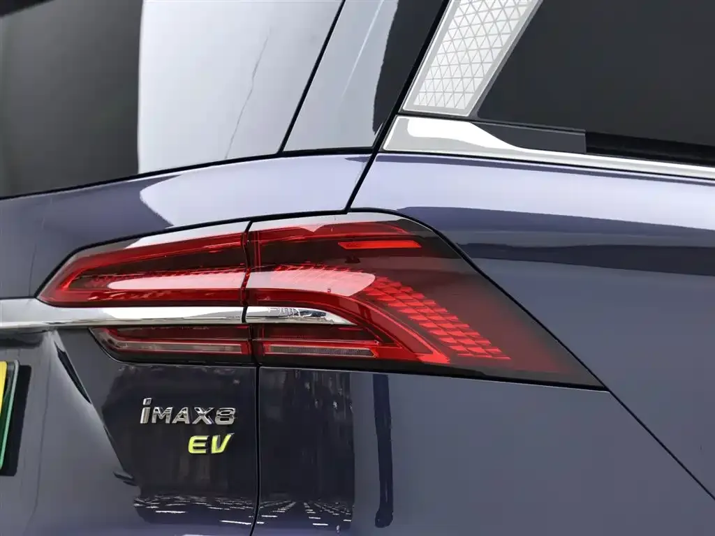 Roewe iMAX8 New Energy — фото 10