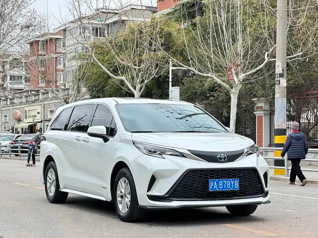 Toyota Granvia 2024 из CN, фото 8