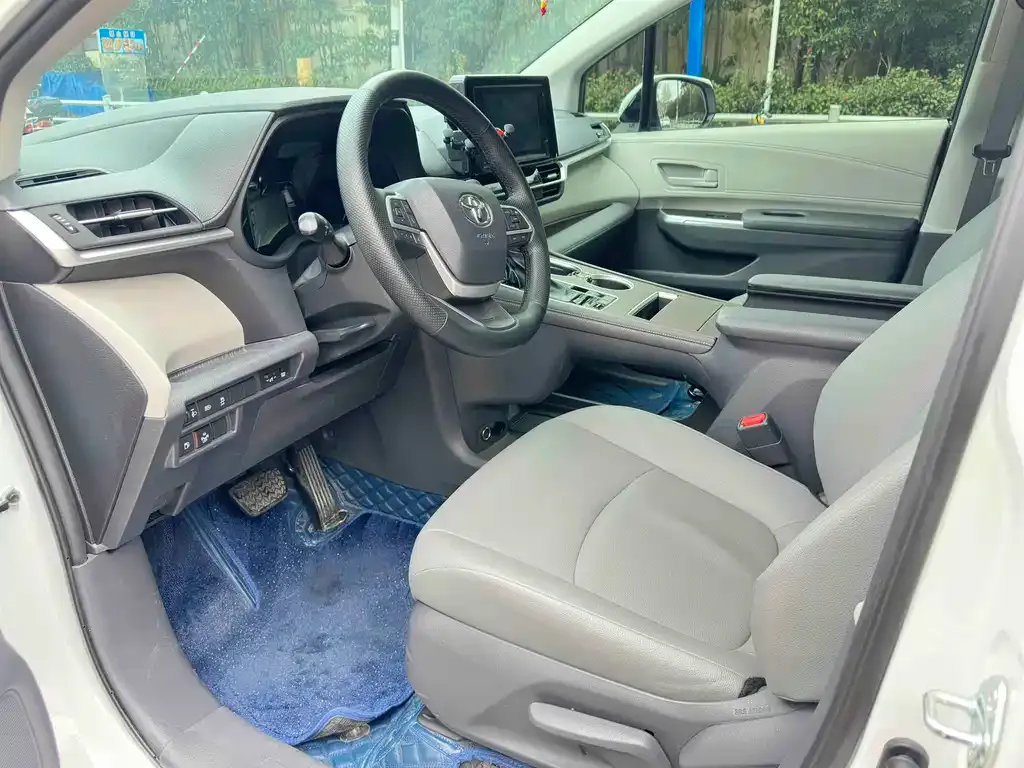 Toyota Granvia 2024 из CN, фото 9