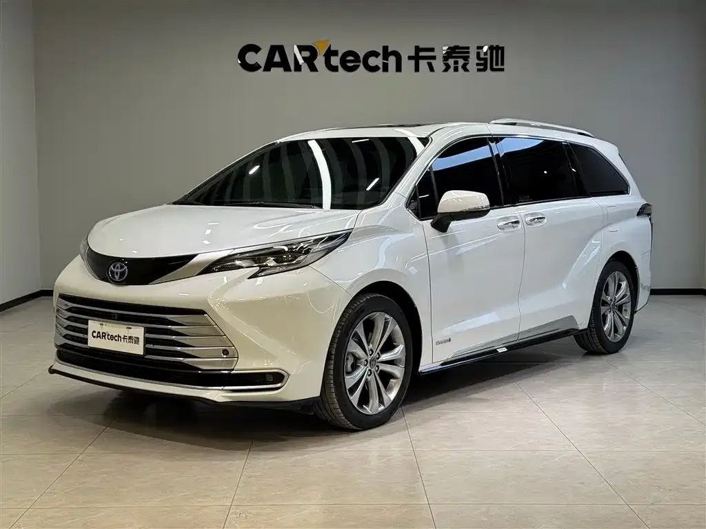 Toyota Sienna 2023 из CN, фото 1