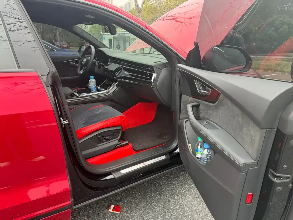 Audi Q8 2021 из CN, фото 2