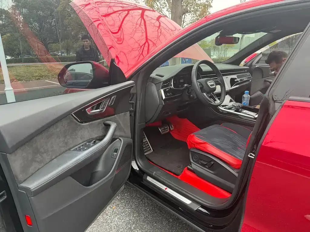 Audi Q8 2021 из CN, фото 4