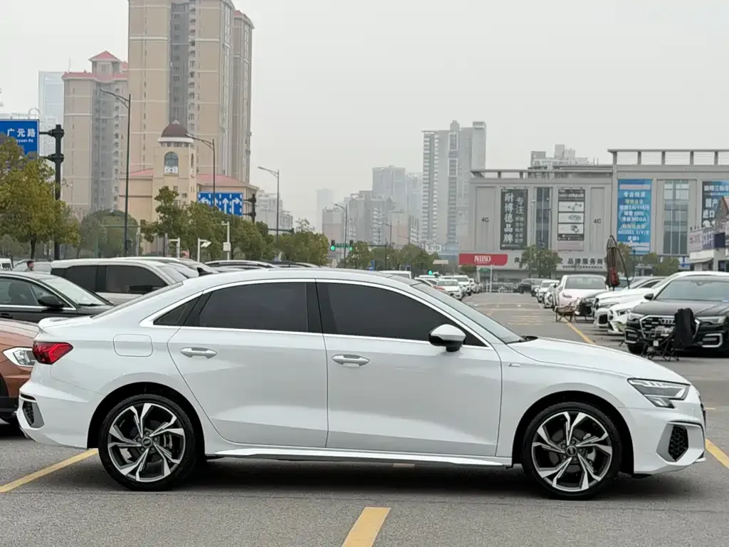 Audi A3 2022 из CN, фото 2