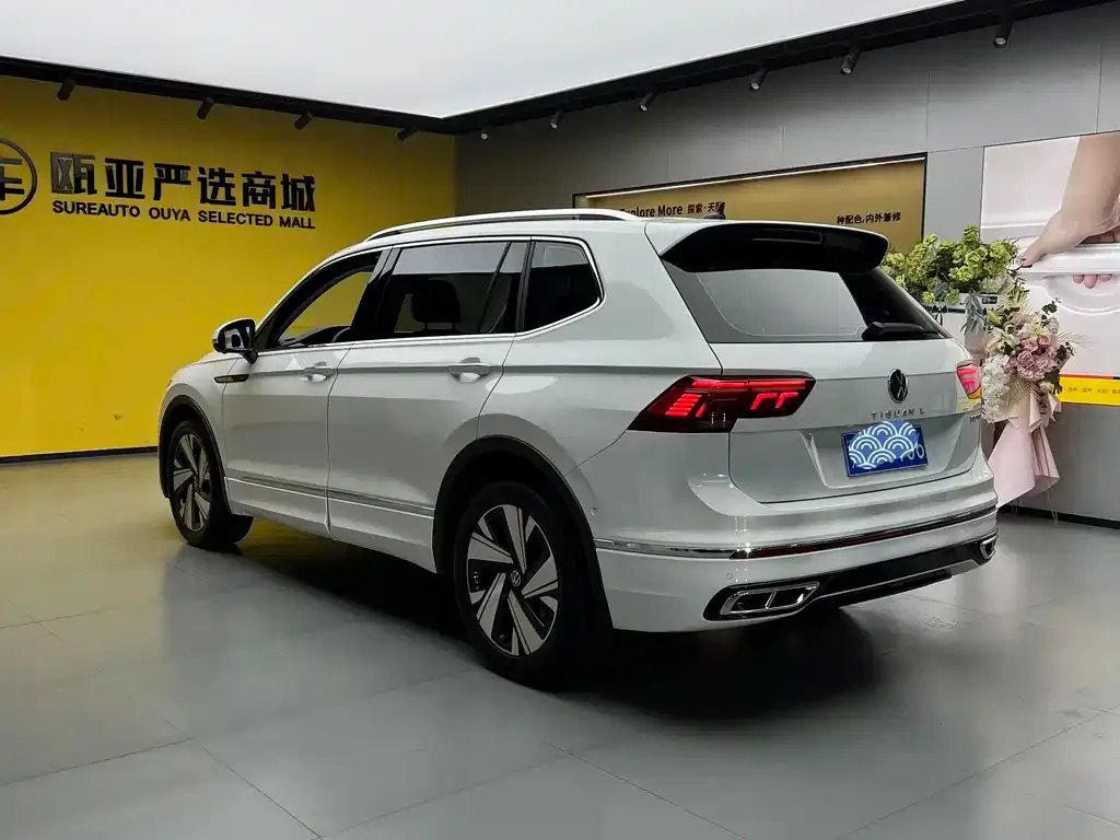 Volkswagen Tiguan L — фото 5