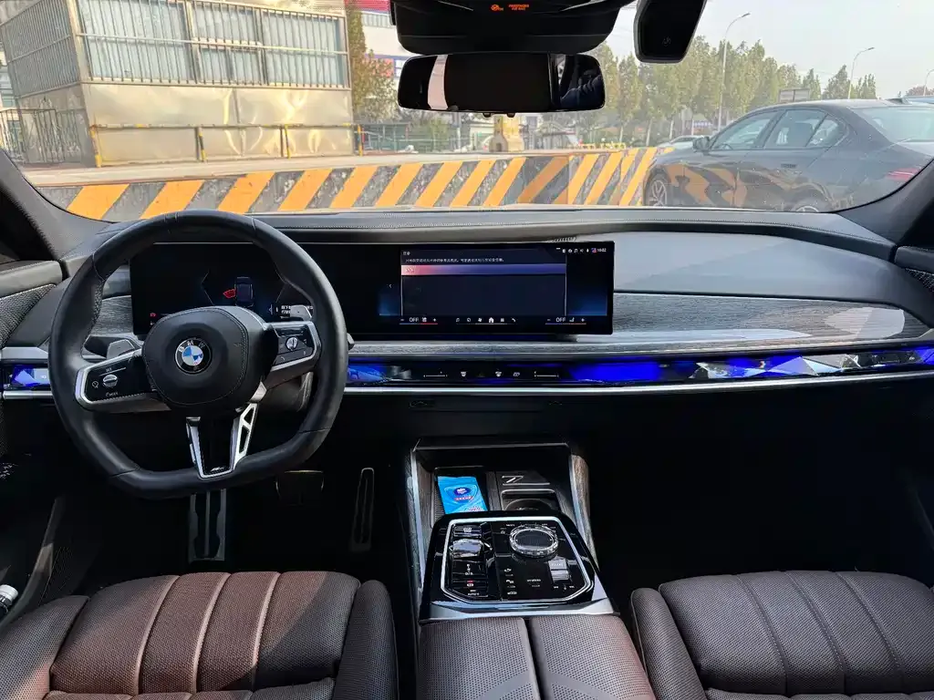 BMW 7 Series — фото 4