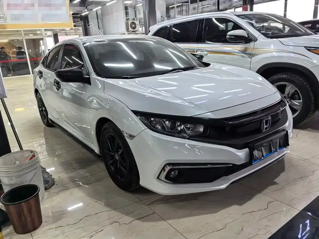 Honda Civic — фото 10