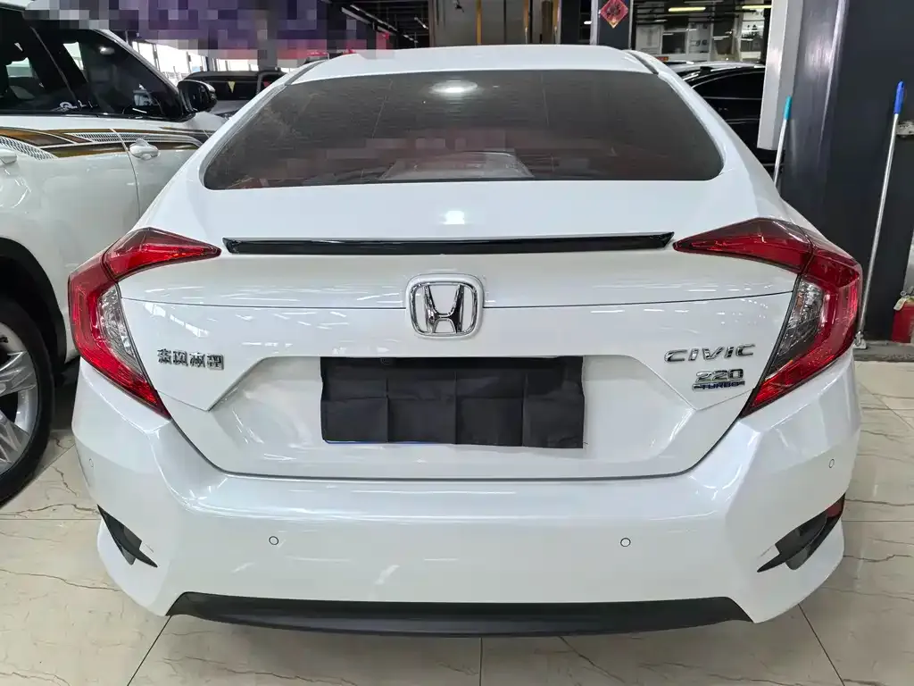 Honda Civic — фото 7
