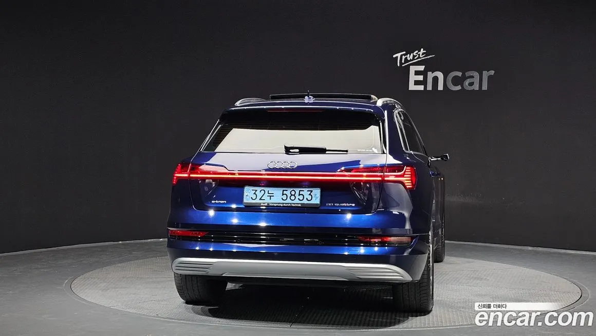 Audi e-tron 2022 из KR, фото 6