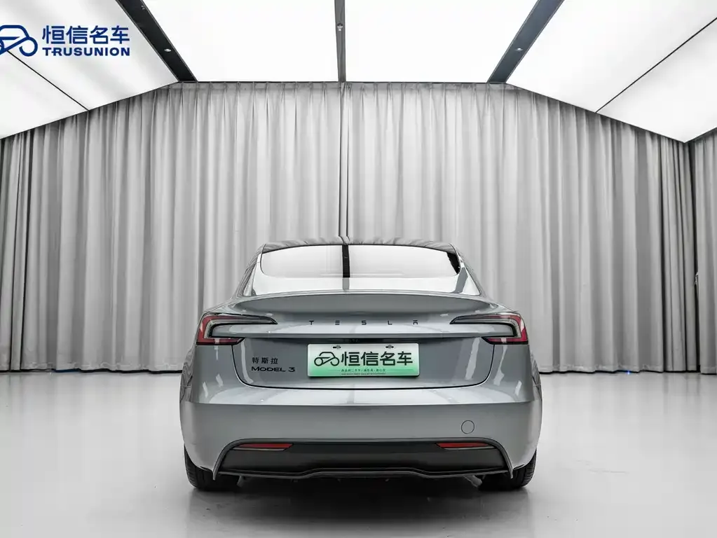 Tesla Model 3 — фото 4