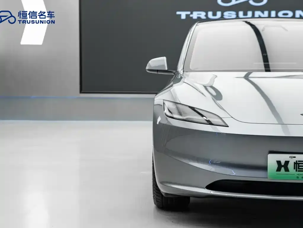 Tesla Model 3 — фото 3