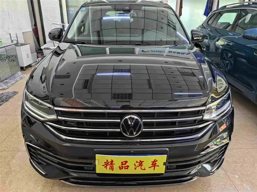 Volkswagen Tiguan L — фото 3