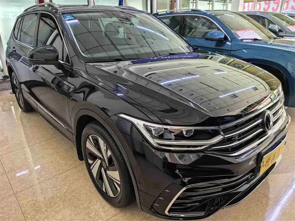 Volkswagen Tiguan L — фото 6