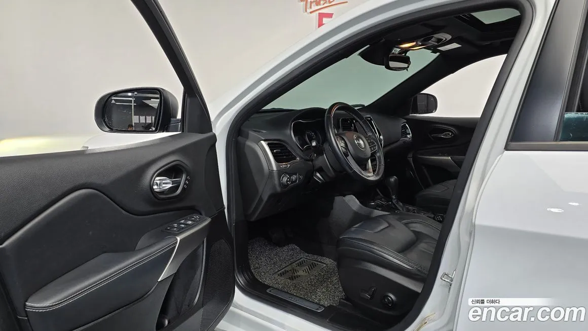 Jeep Cherokee 2021 из KR, фото 6