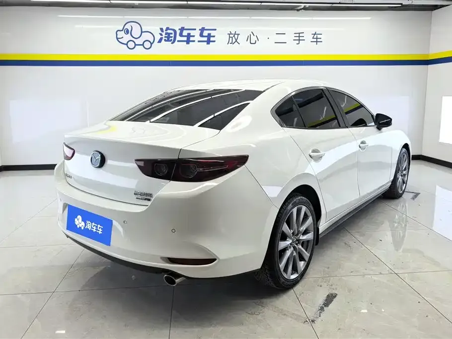 Mazda 3 Axela — фото 6