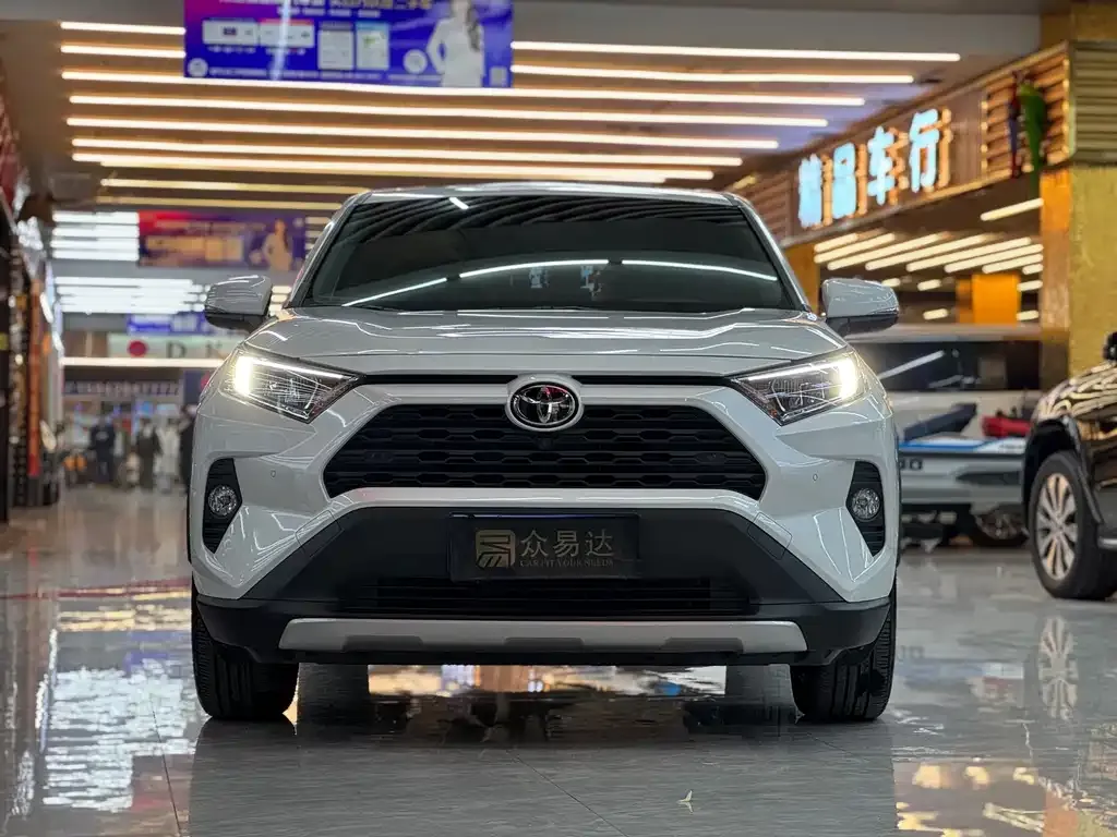 Toyota RAV4 2023 из CN, фото 9
