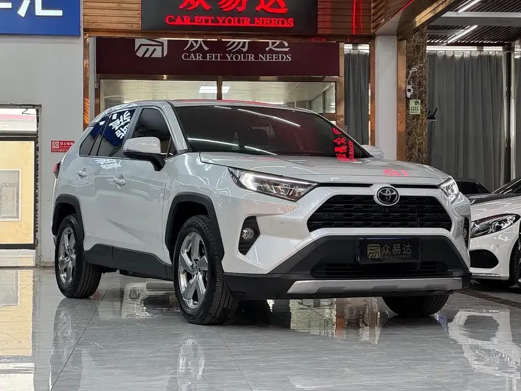 Toyota RAV4 2023 из CN, фото 5