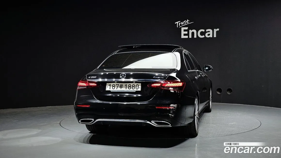 Mercedes-Benz E-Class — фото 4