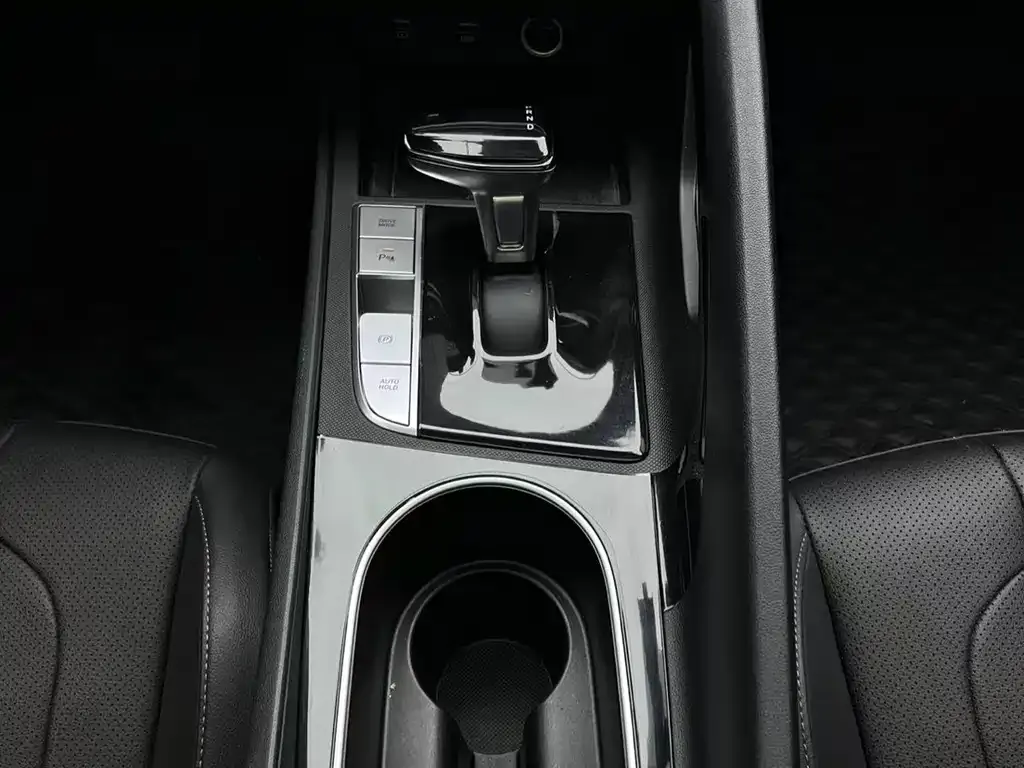 Hyundai Elantra 2022 из CN, фото 7