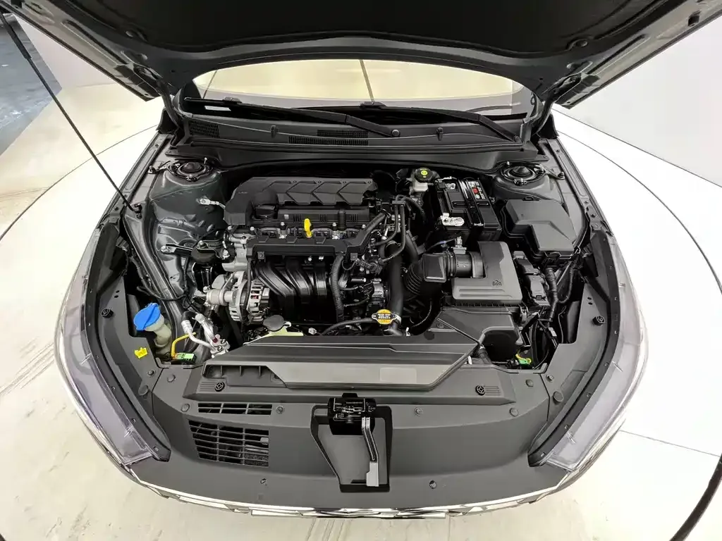 Hyundai Elantra 2022 из CN, фото 4