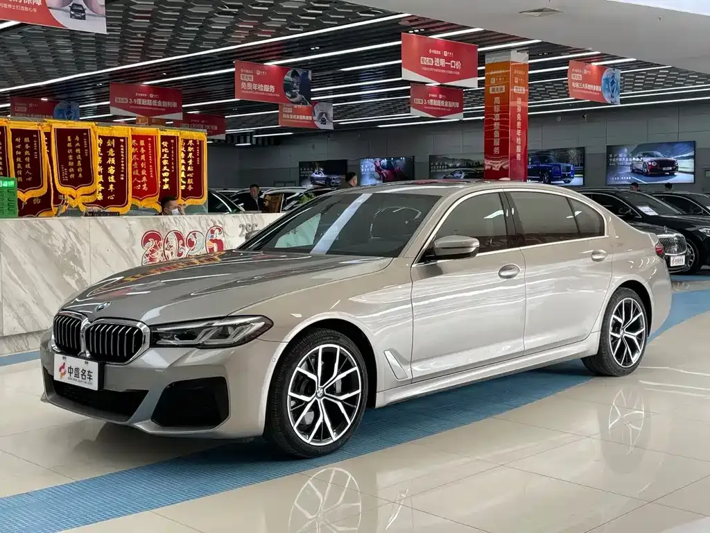 BMW 5 Series — фото 1