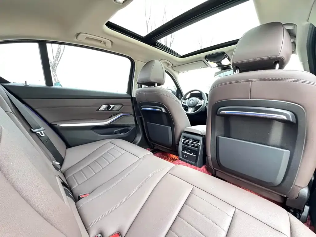 BMW 3 Series 2021 из CN, фото 3