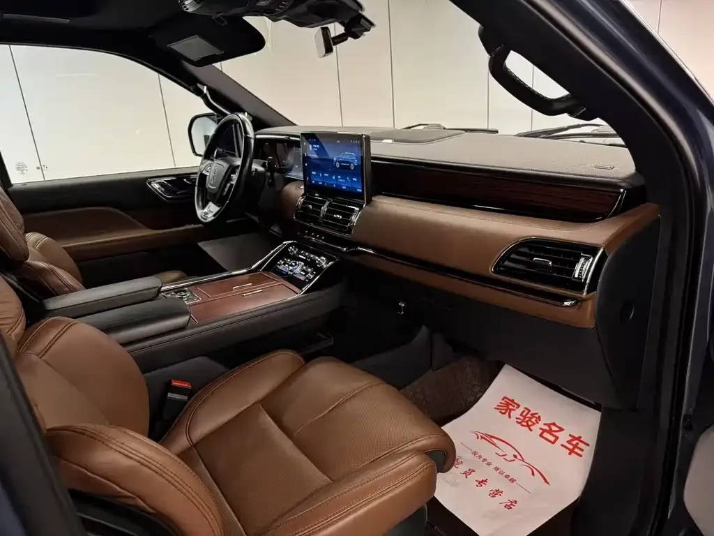 Lincoln Navigator 2023 из CN, фото 2