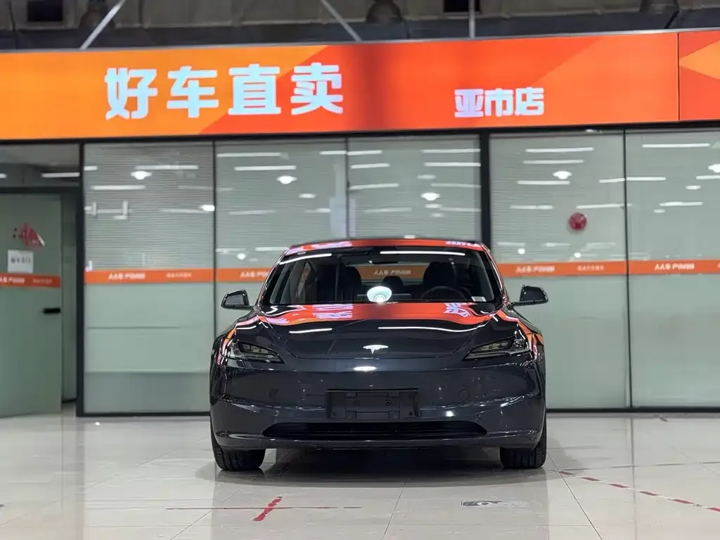 Tesla Model 3 — фото 10