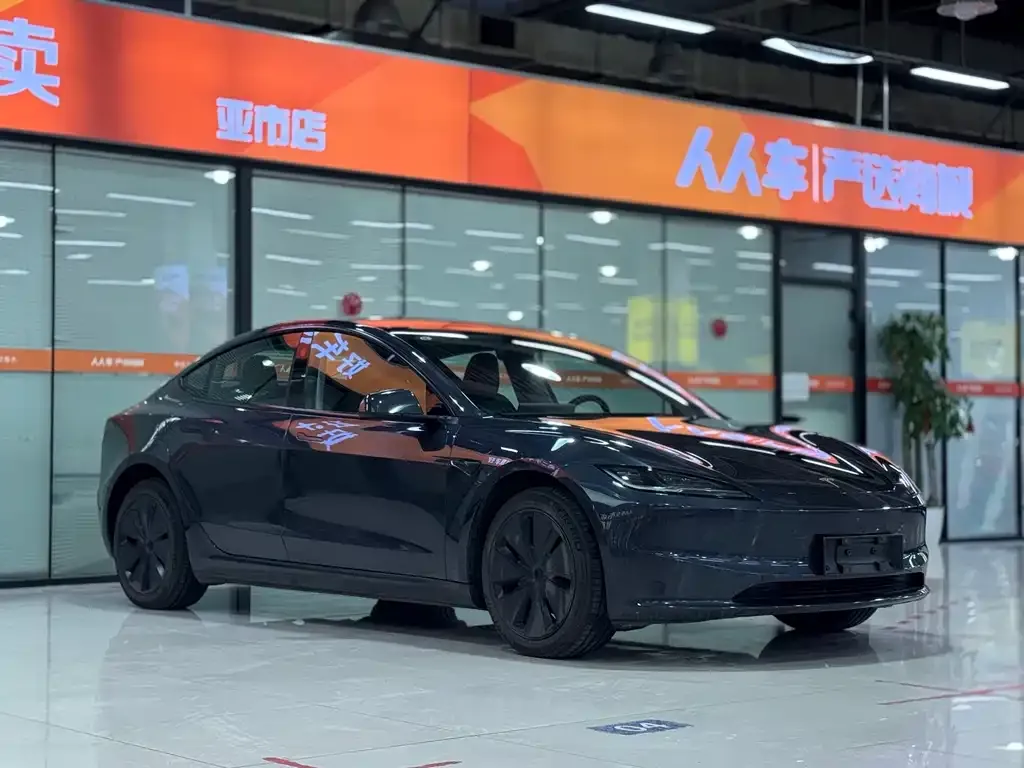 Tesla Model 3 — фото 4