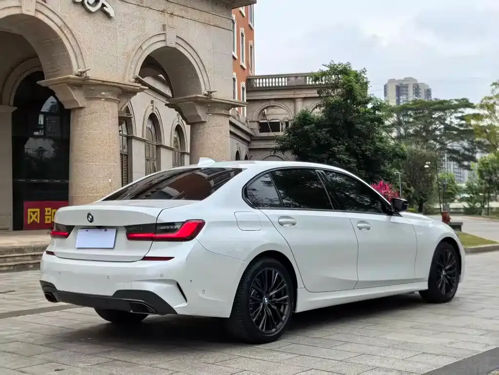 BMW 3 Series 2021 из CN, фото 2