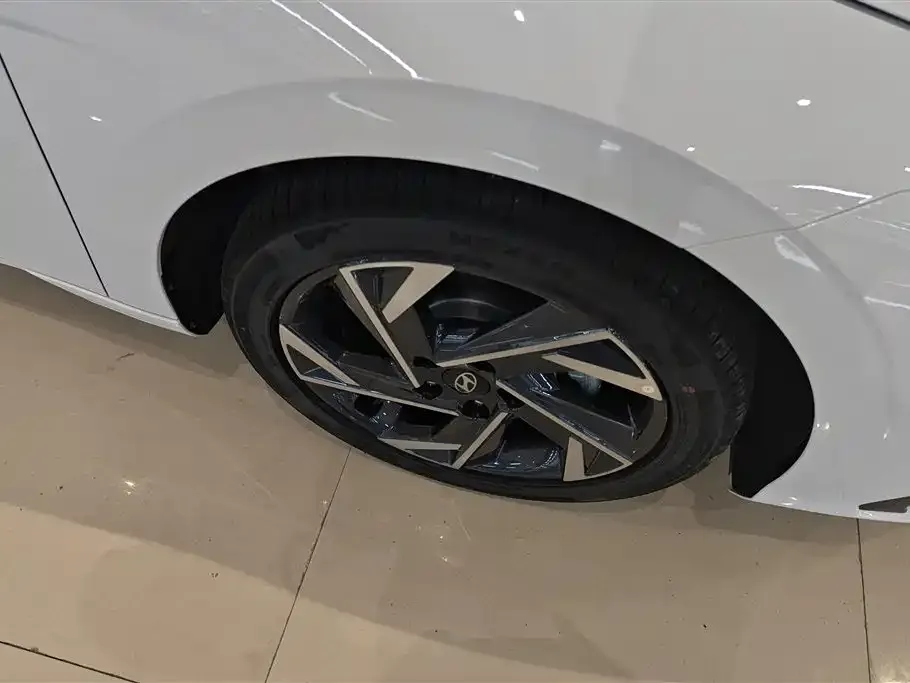 Hyundai Elantra 2025 из CN, фото 2