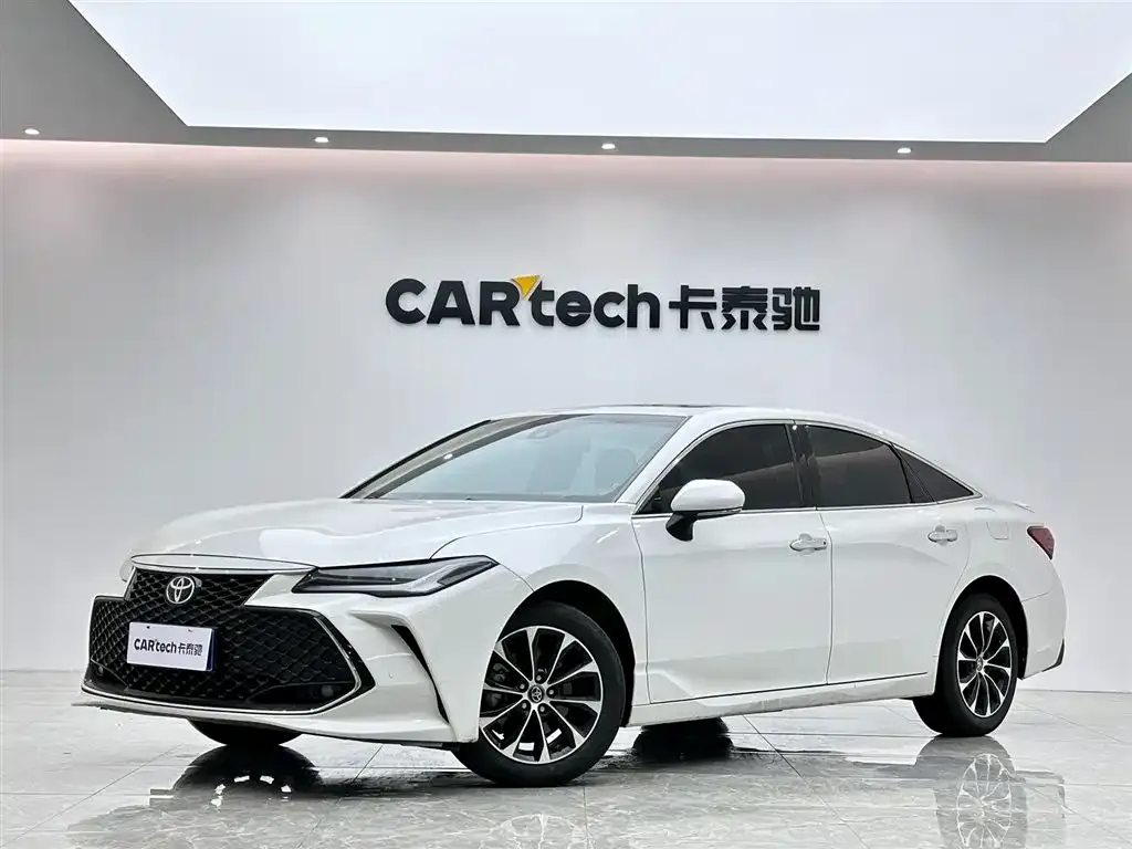 Toyota Avalon 2023 из CN, фото 1